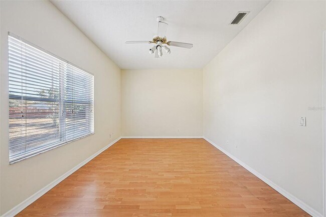 Building Photo - 918 Academy Dr