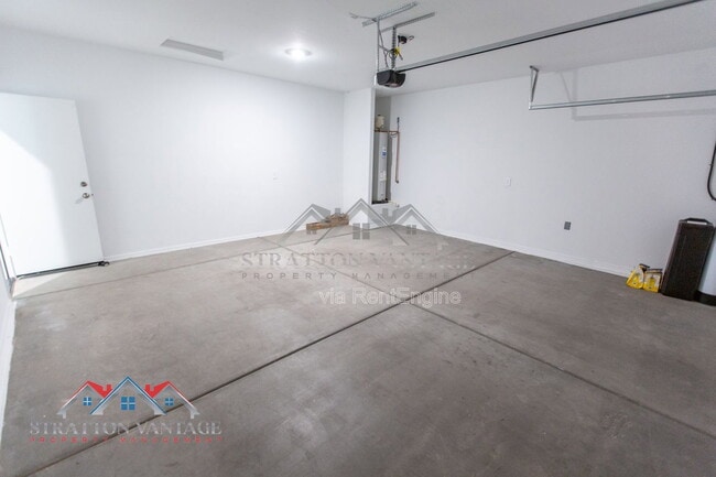 Building Photo - 1330 W Hess Ave