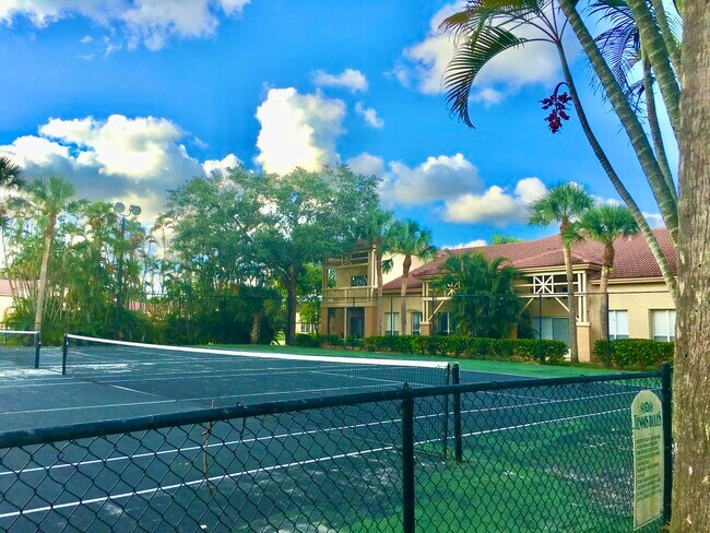Building Photo - 4855 Via Palm Lakes