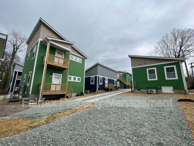 Building Photo - 2305 Owen St