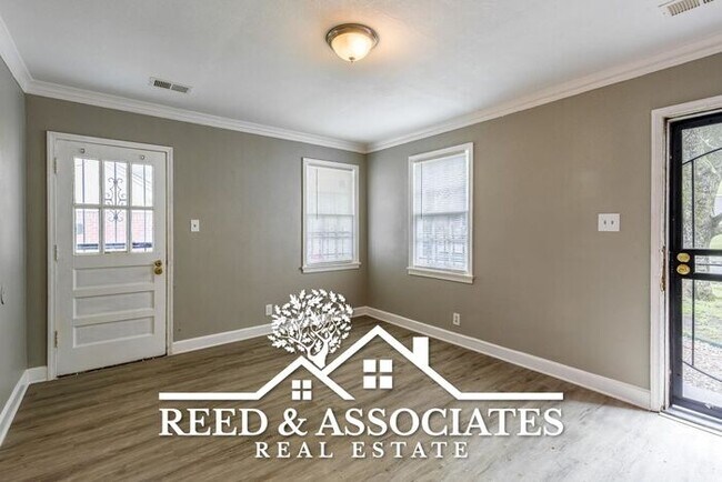 Building Photo - EAST MEMPHIS - COLONIAL