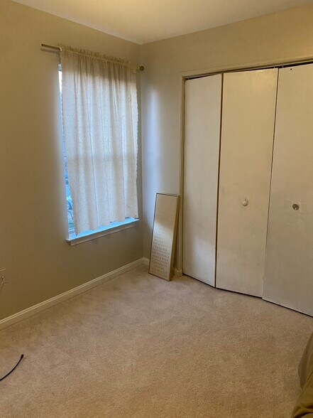 Building Photo - 15355 Gatehouse Ter