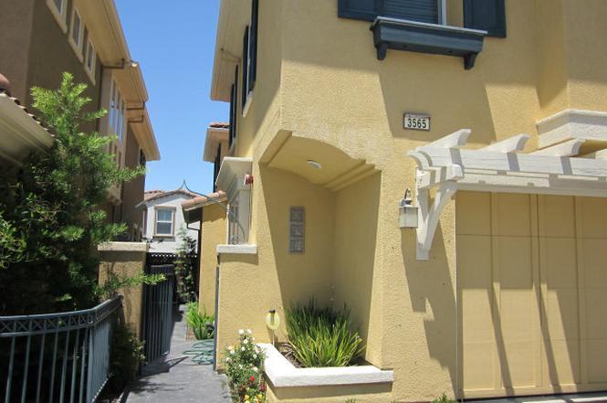 Building Photo - 3565 Rocking Horse Ct