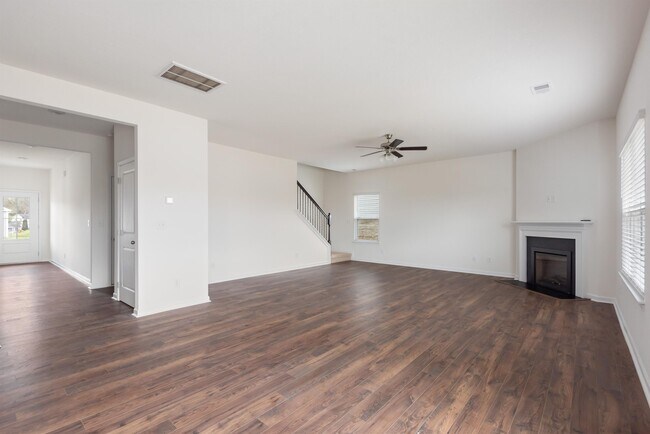 Building Photo - 112 Kaley Ln