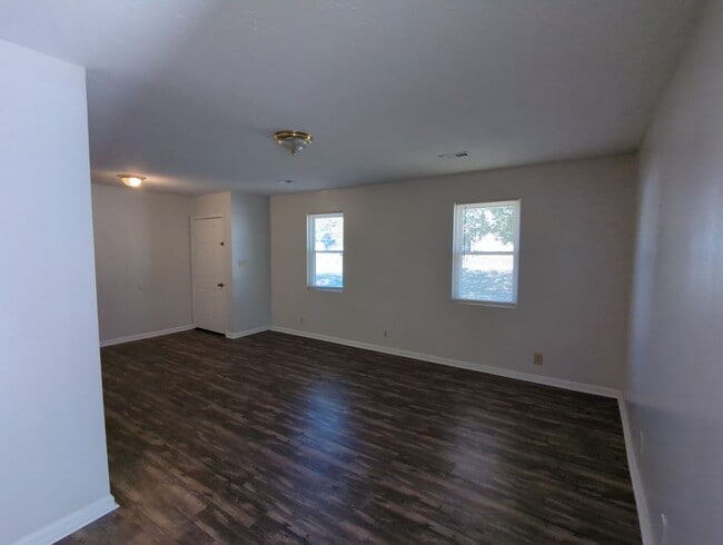 Building Photo - 115 Summerfield Rd