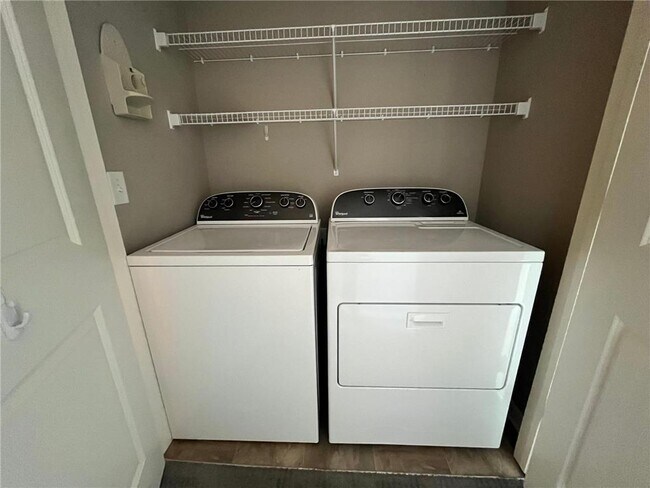 Building Photo - 6876 Crosby Ct