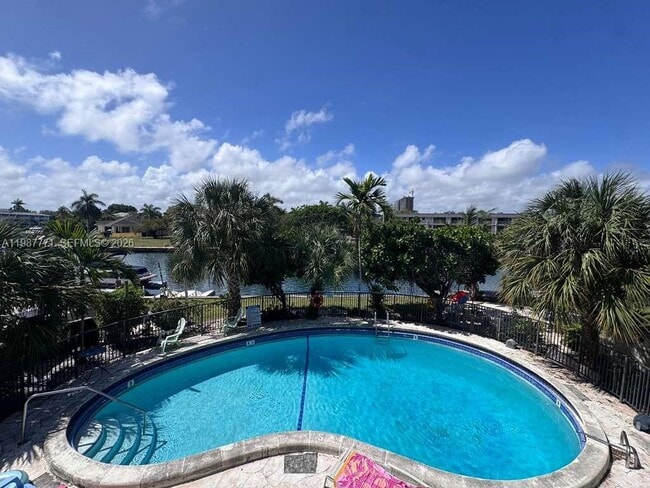 Building Photo - 455 Golden Isles Dr