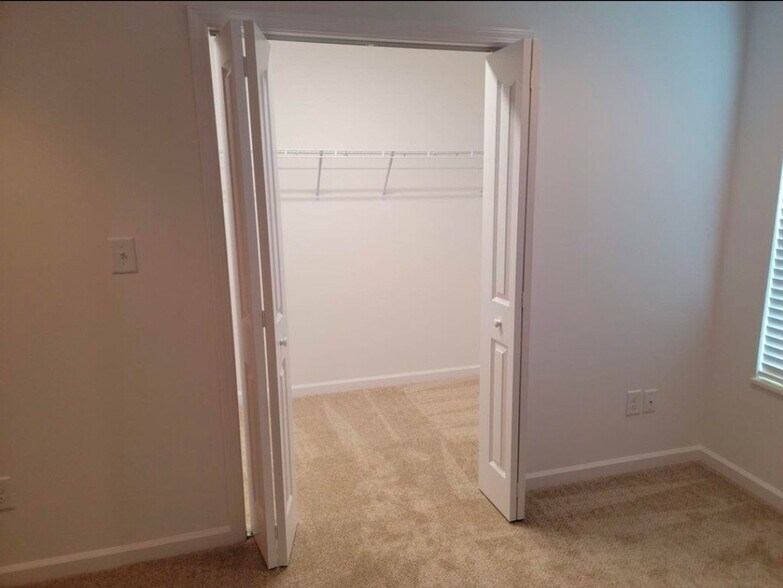 Building Photo - 7703 Mossy Lndg Ln