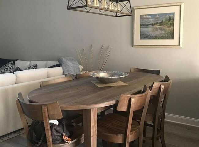 Building Photo - 7716 SE Sugar Sand Cir