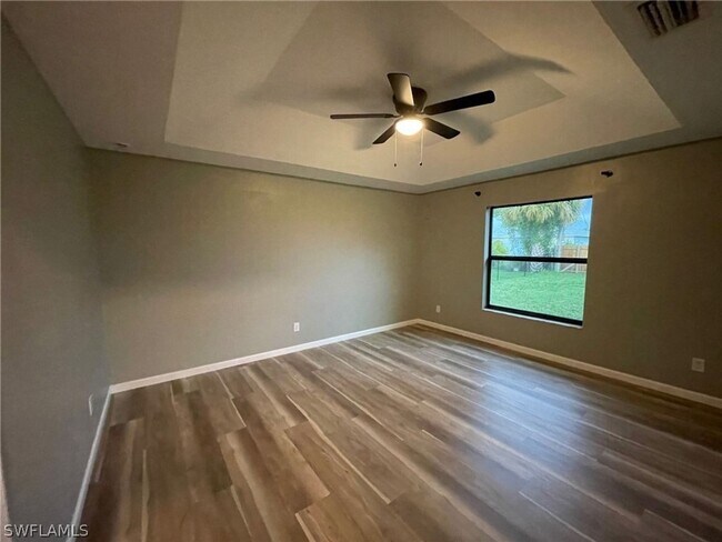 Building Photo - Beautiful 3/2/2- NE Cape Coral- SEE IT TODAY!