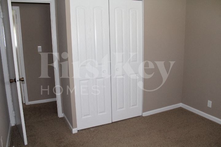 Building Photo - 243 Tracy Rd