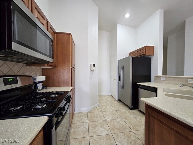 Building Photo - 9133 Goose Lake Way