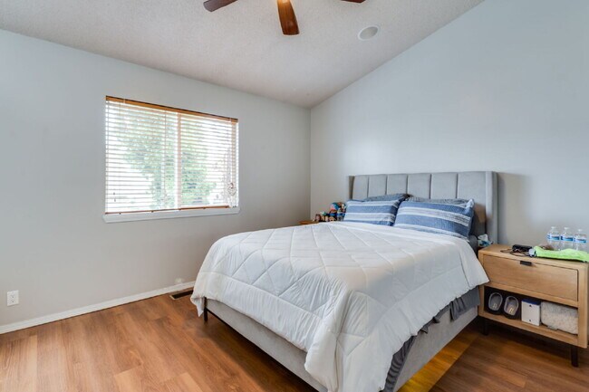 Building Photo - "Spacious 4-Bedroom Gem with 3 Full Baths ...