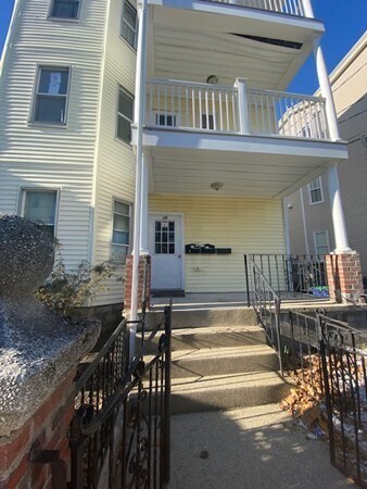 Building Photo - 18 Belknap St