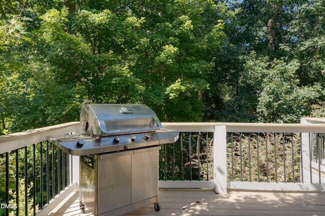 Building Photo - 117 Buckhurst Dr