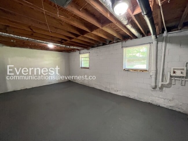 Building Photo - 3Bed/2Bath/Available Now!