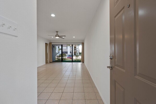 Building Photo - 12100 Melville Dr