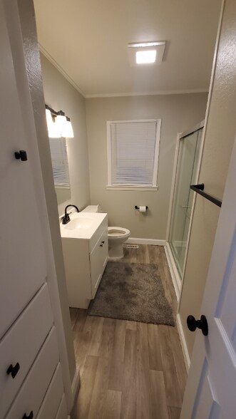 Building Photo - 330 Fager Dr