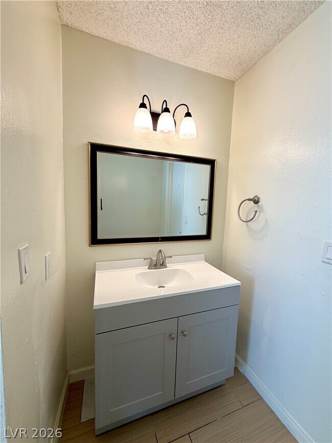 Building Photo - 6969 Mountain Moss Dr