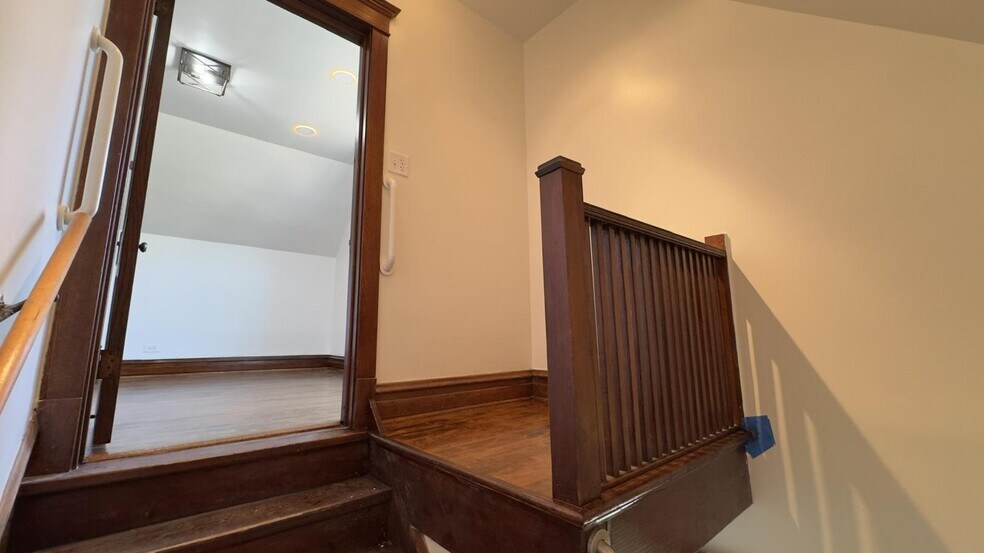 Building Photo - 5311 W Berenice Ave