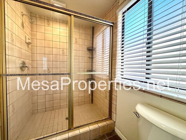 Building Photo - 18119 Pier Dr