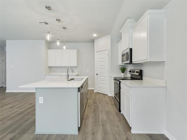 Building Photo - 1809 St James Pl Ln