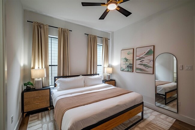 Building Photo - 1305 E 27th St