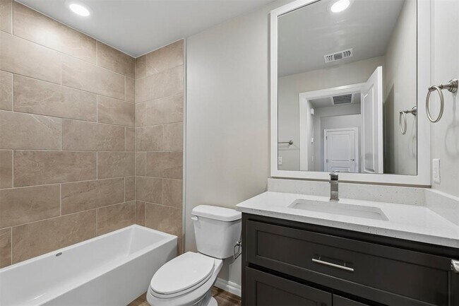 Building Photo - 16129 Villa Valeria Way