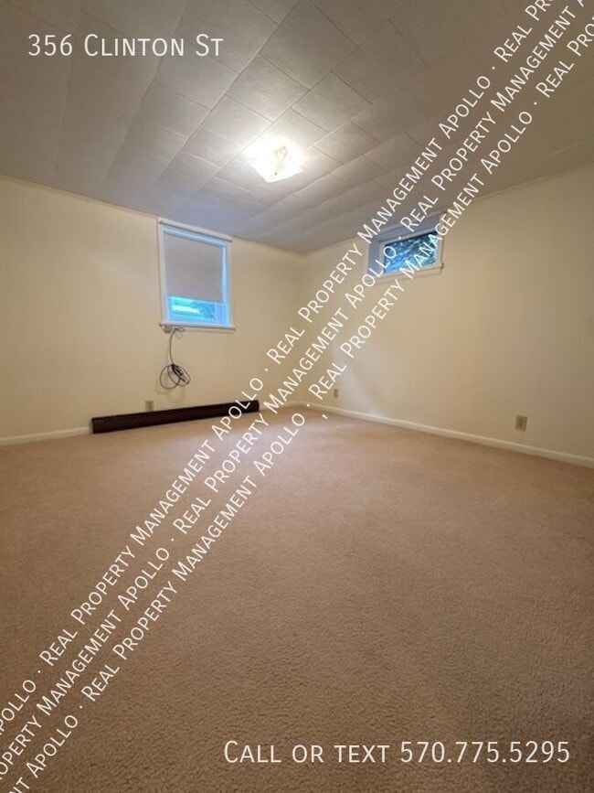 Building Photo - 356 Clinton St