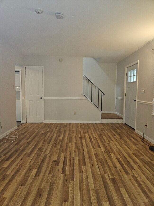 Building Photo - 3 Ethan Allen Ct