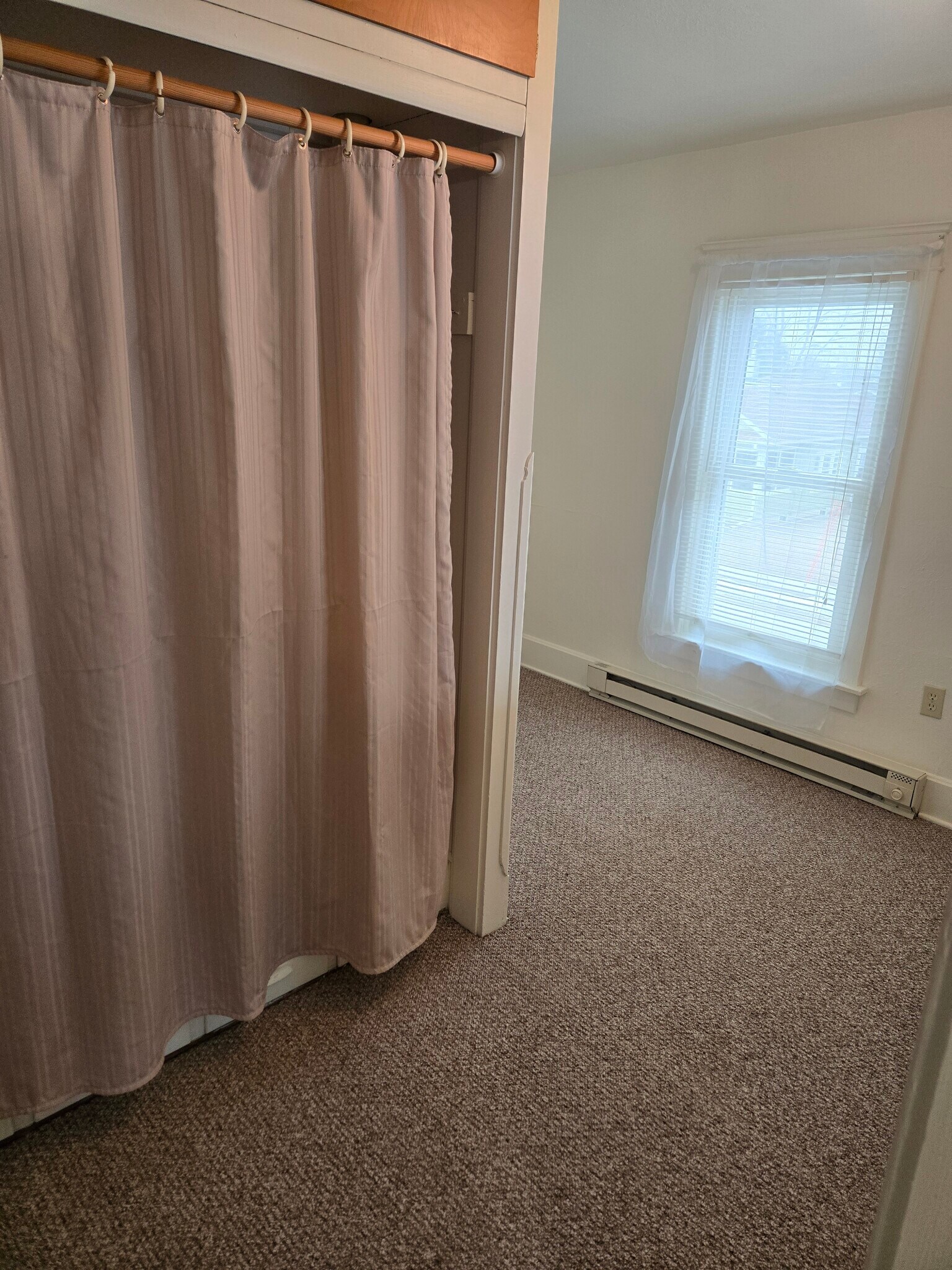 Building Photo - 414 W Council St