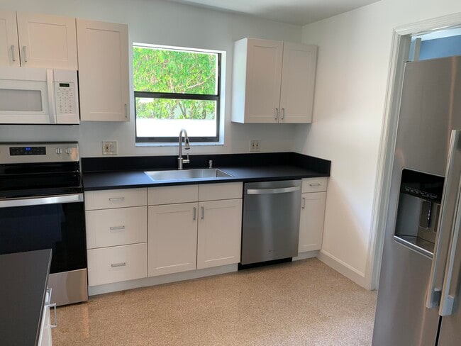 Building Photo - 3405 Dover Rd