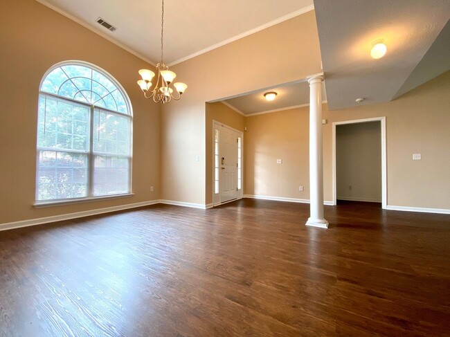 Building Photo - 4489 Country Glen Cir