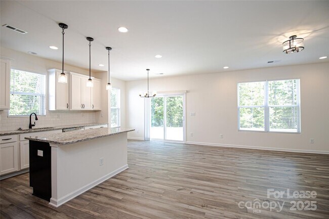 Building Photo - 3030 Falling Stone Cir