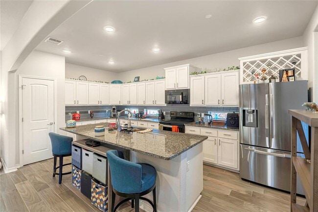 Building Photo - 217 Birch Oak Ln