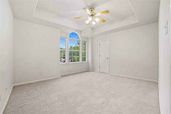 Building Photo - 1911 Cedar Bend Dr