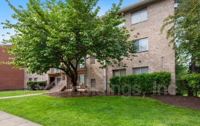 Primary Photo - 7997 Audubon Ave