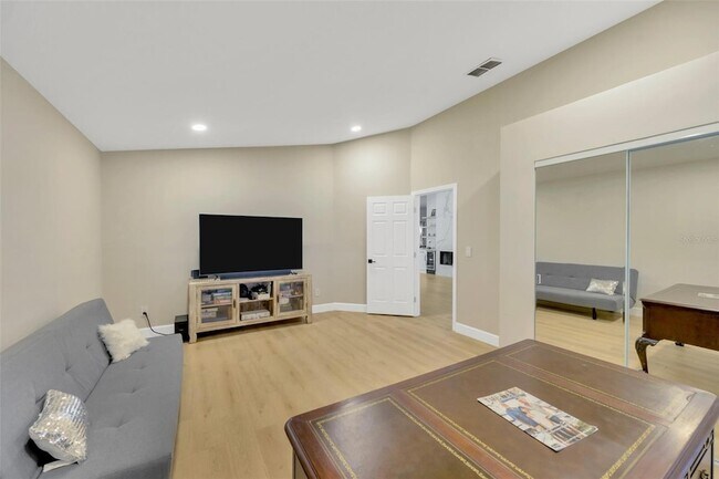 Building Photo - 4617 Basswood St