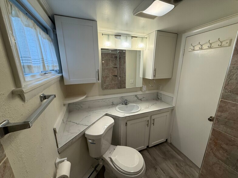 Building Photo - 202 S Catherine St