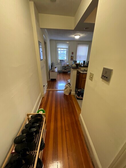 Building Photo - 51 Queensberry St