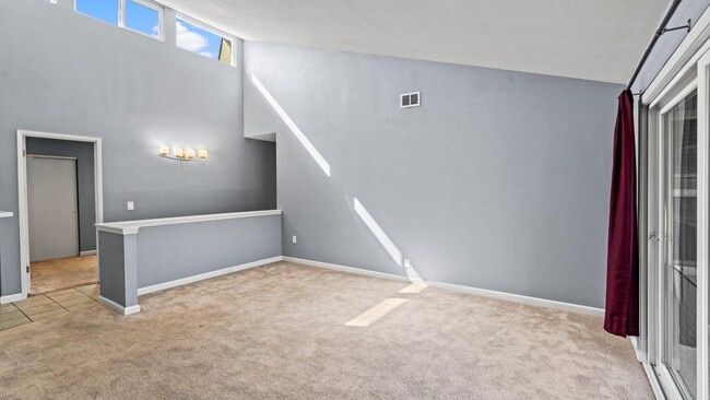 Building Photo - 858 Trowbridge St