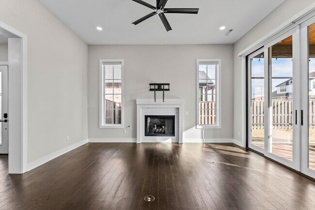 Building Photo - 3505 SW Radiance Ave