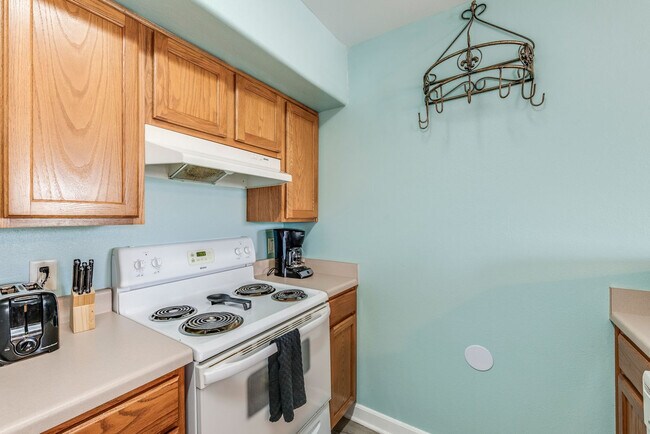 Building Photo - 15010 Leeward Dr