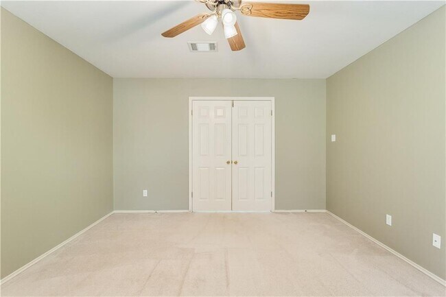 Building Photo - 13401 Gent Dr