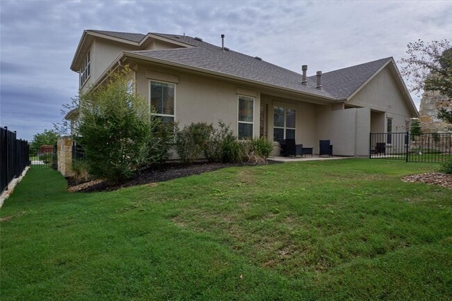 Building Photo - 105 Beneteau Dr