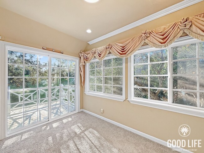 Building Photo - Beautiful 3Bd/2Ba Home On Over an Acre Lot!