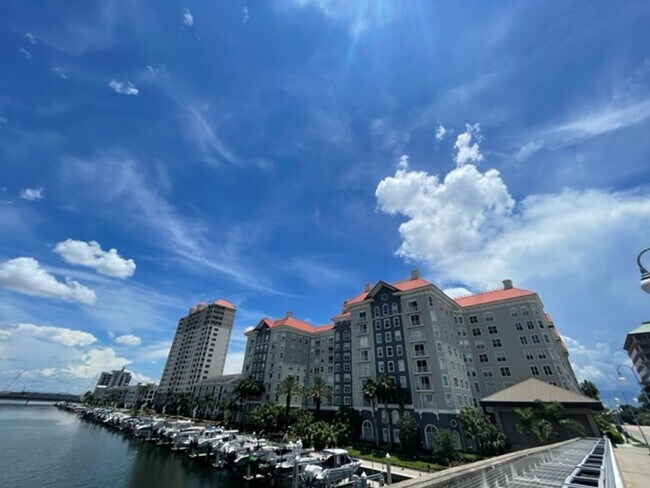 Building Photo - 700 S Harbour Island Blvd