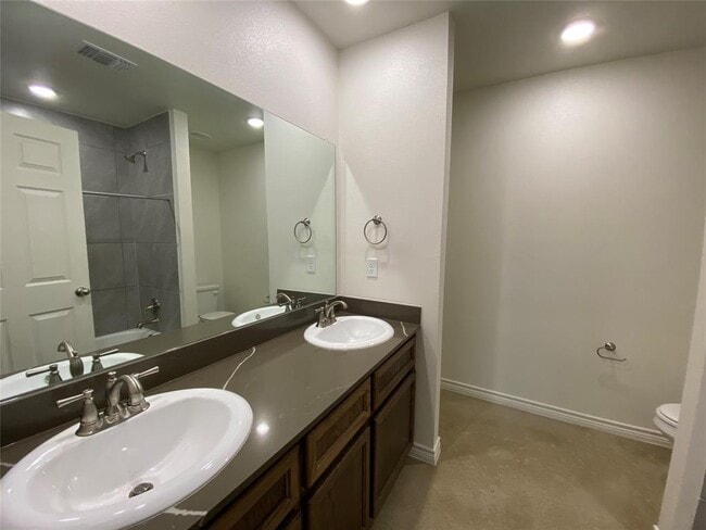 Building Photo - 2320 Duntov Dr