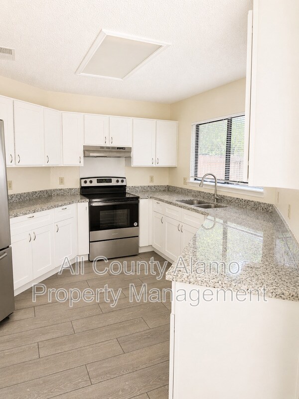 Building Photo - 9023 Mountain Field Dr