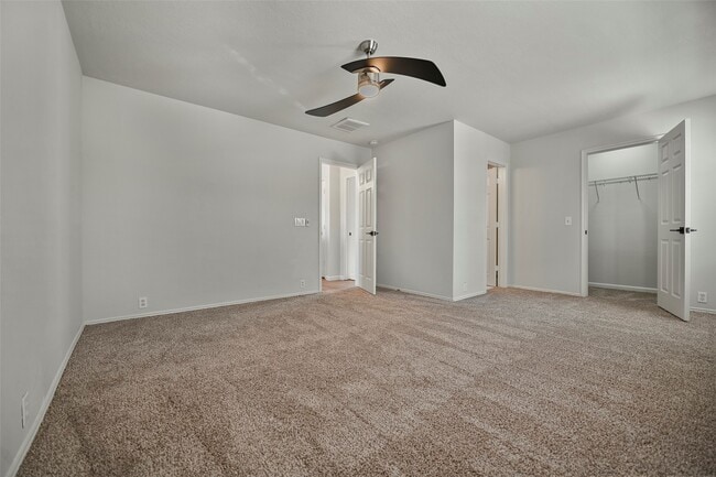 Building Photo - 9718 Coyote Creek Dr